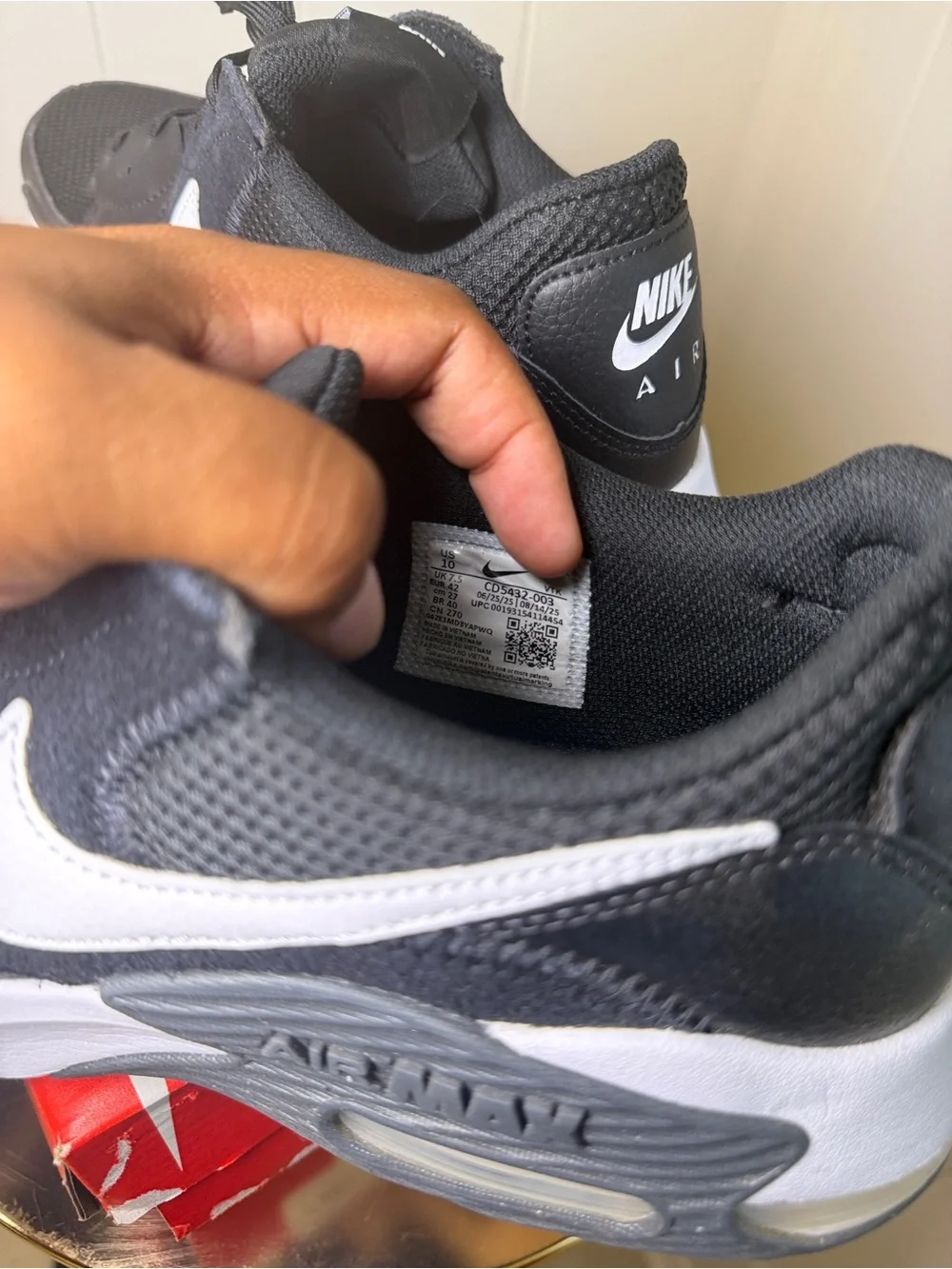 Nike Air Max Excee Black White Sneakers Women’s Size 10